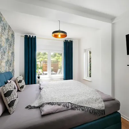 Charmantes Townhaus Mit Garten, W-lan & Netflix Lejlighed Potsdam