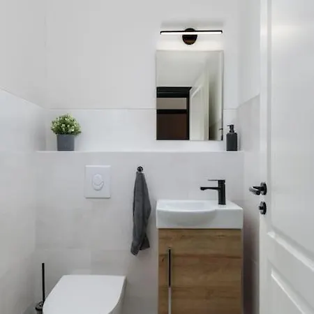 Charmantes Townhaus Mit Garten, W-lan & Netflix Apartment