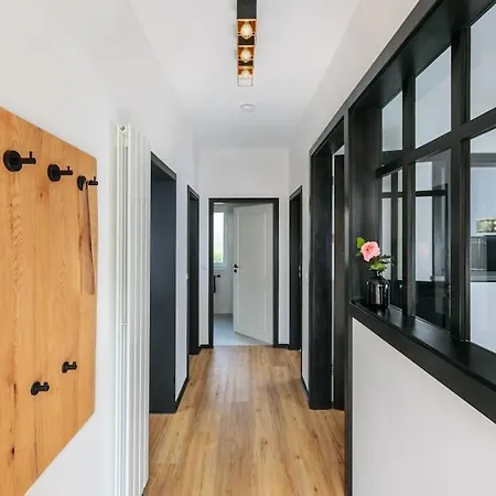 Charmantes Townhaus Mit Garten, W-lan & Netflix Lägenhet Potsdam