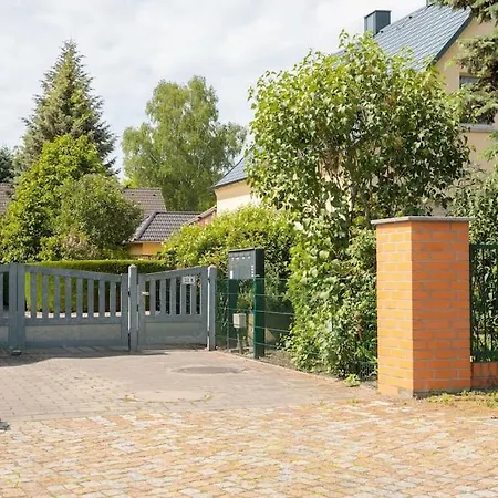 Lägenhet Charmantes Townhaus Mit Garten, W-lan & Netflix