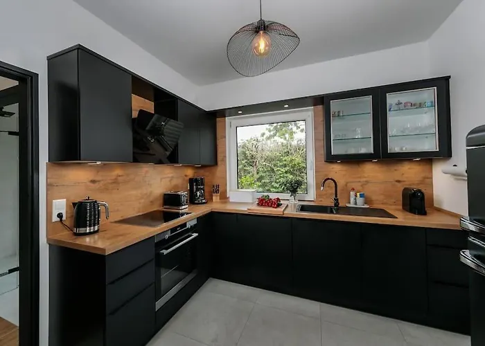 Charmantes Townhaus Mit Garten, W-lan & Netflix